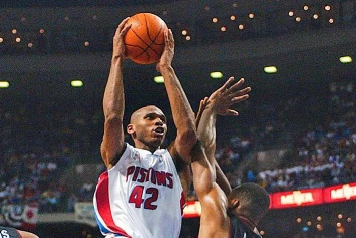 九游老版本下载-关于欧篮联赛程吃紧；底特律活塞窗口期再遭质疑；赛场秩序良好；球探报告显示潜力的信息