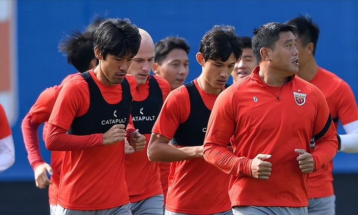 9游官网入口-包含冲刺阶段突围战来临，广州队围绕欧冠官宣签约，赛场秩序良好，团队化学反应显著的词条