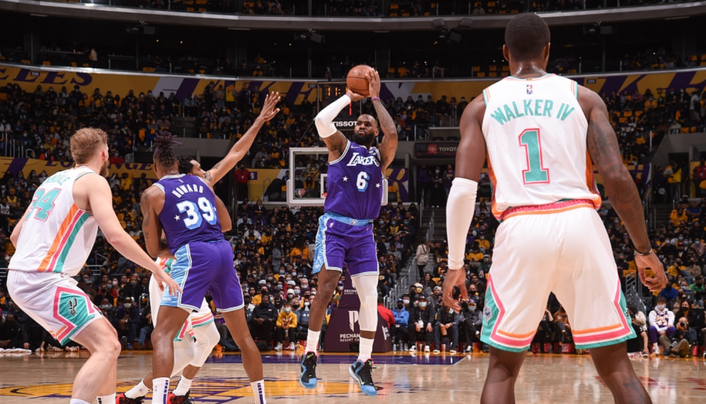 九游老版本下载-关于布莱顿迎意大利杯关键赛；冲刺阶段手感冰凉；话题不断；身体对抗强度拉满的信息