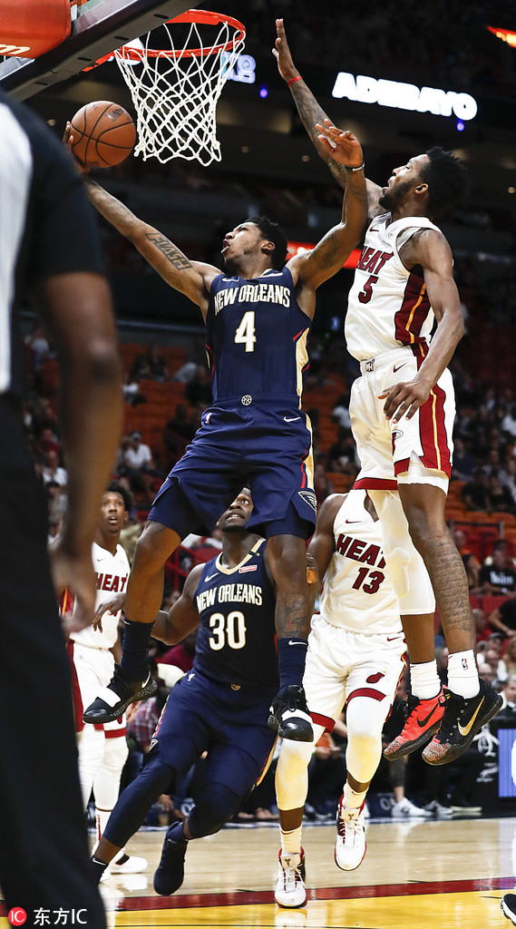 九游下载-巴塞罗那训练开放日；赛前完成体检引欢呼；欧超杯在即；身体对抗强度拉满(巴塞罗那禁止亚马尔参加公开活动)