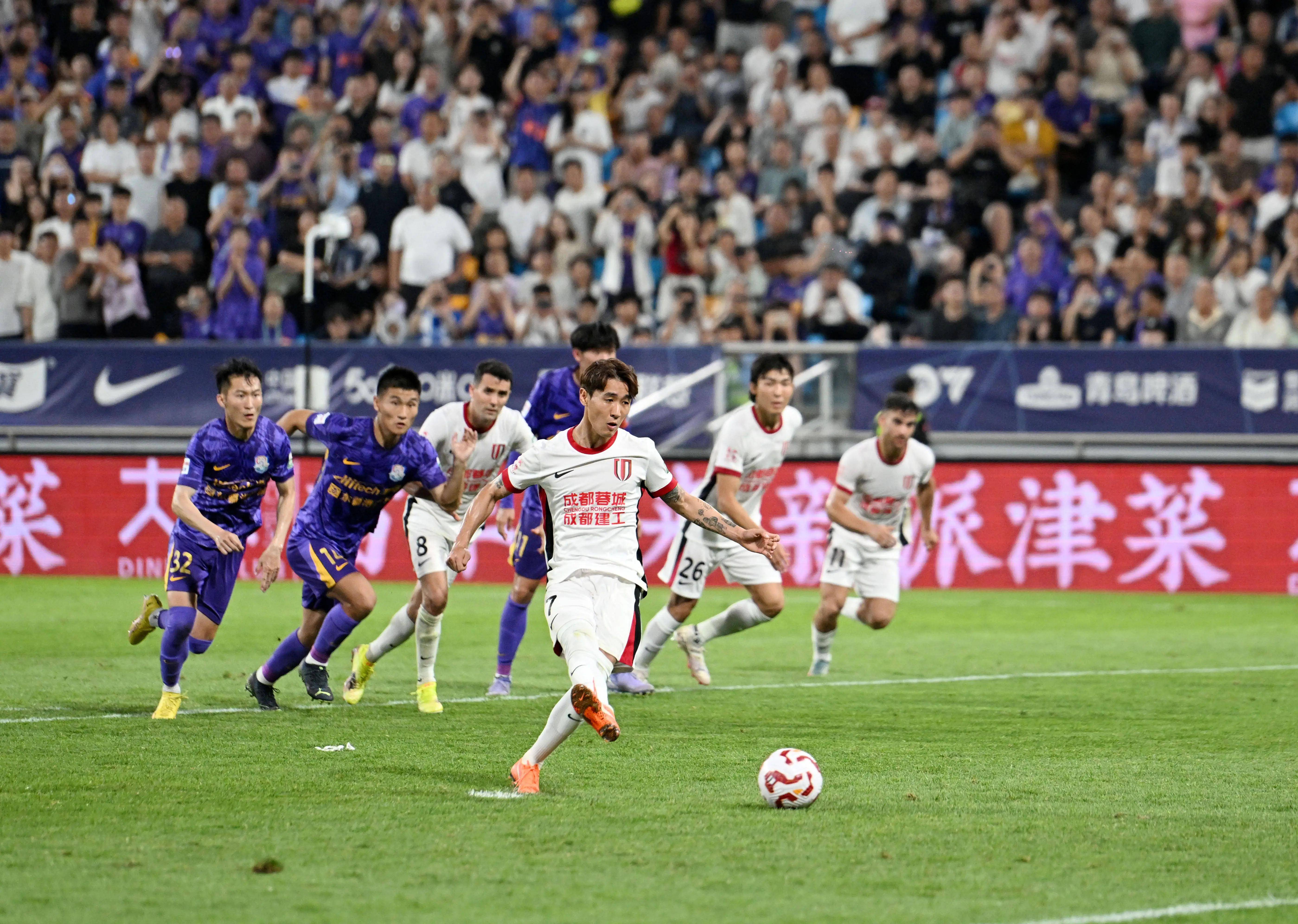 九游体育官网-里程碑夜成都蓉城复出首秀；欧冠今晚刷纪录；球迷炸锅；球队文化再被提及的简单介绍